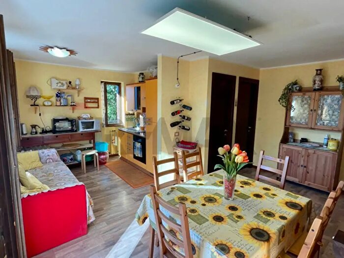 Appartamento trilocale in affitto in Via Moia, Foppolo