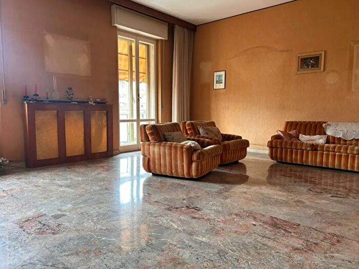 Appartamento quadrilocale in vendita in Via Raffaele Fulgosio, Piacenza