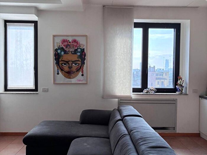 Appartamento bilocale in affitto in Via Larga, Missori, Milano