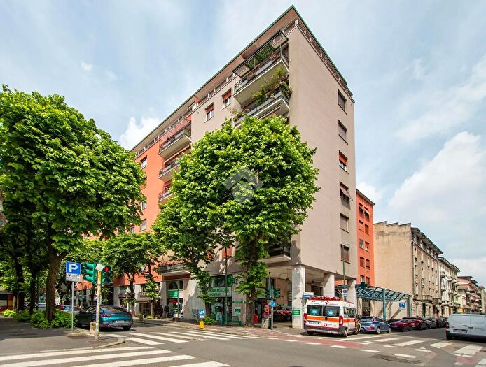 Appartamento trilocale in vendita in Via G Rovani, Sesto San Giovanni