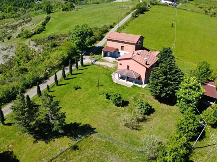 Casa con 9 locali in vendita in Via Secchiano, Valsamoggia