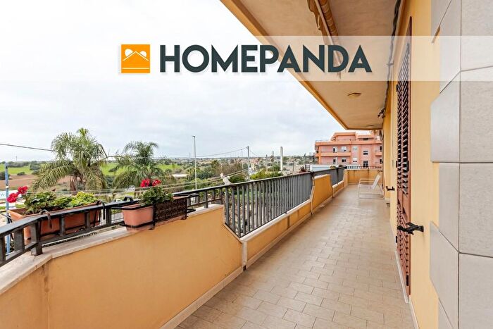 Appartamento con 6 locali in vendita in Via Sant Alessandra, Rosolini