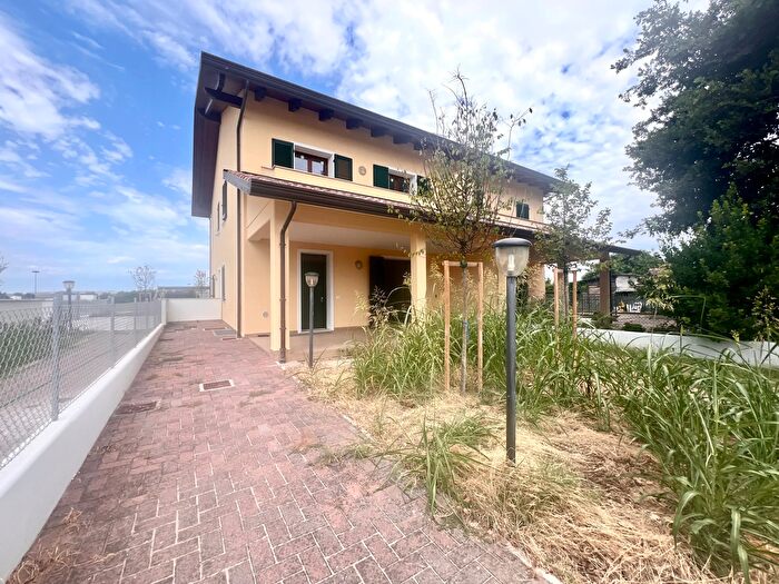 Casa con 5 locali in vendita in Via Diegaro Pievesestina, Cesena