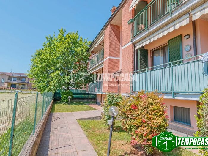 Appartamento quadrilocale in vendita in Via Don Pasquale Rovati, Vidigulfo