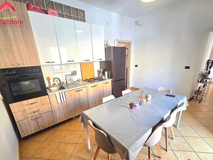 Appartamento trilocale in affitto in Piazza Vittorio Veneto, Pinerolo