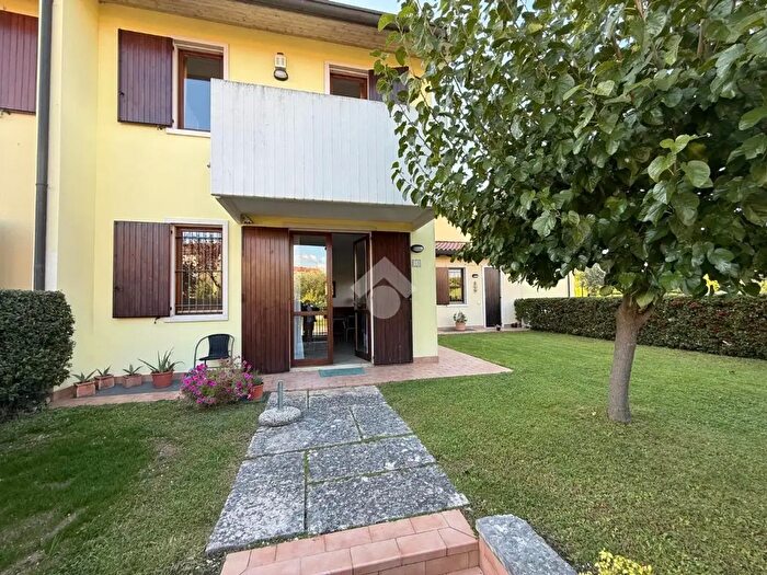 Casa con 6 locali in vendita in Via Croce Papale, Lazise