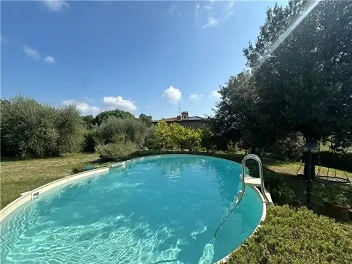 Casa con 8 locali in vendita in Montespertoli