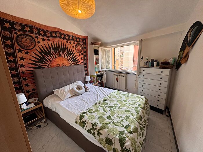 Appartamento trilocale in vendita in Piazza del Carmine, Genova