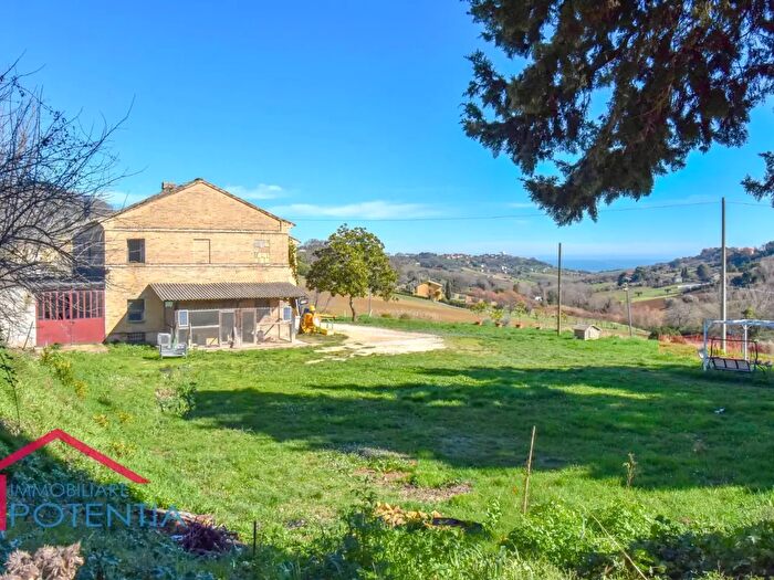 Casa con 5 locali in vendita in Via degli Orti, Potenza Picena