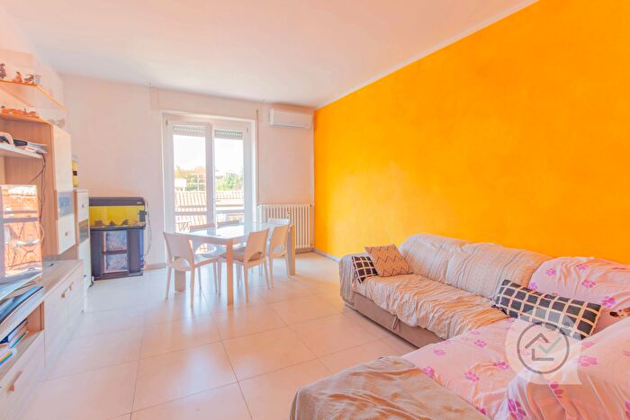 Appartamento trilocale in vendita in Via Guercino, Varese