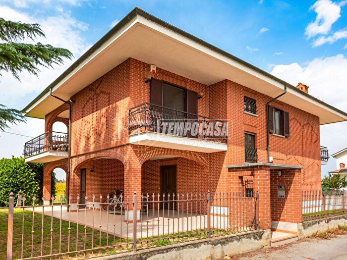 Casa con 6 locali in vendita in Via Saluzzo, Centro, Cervere
