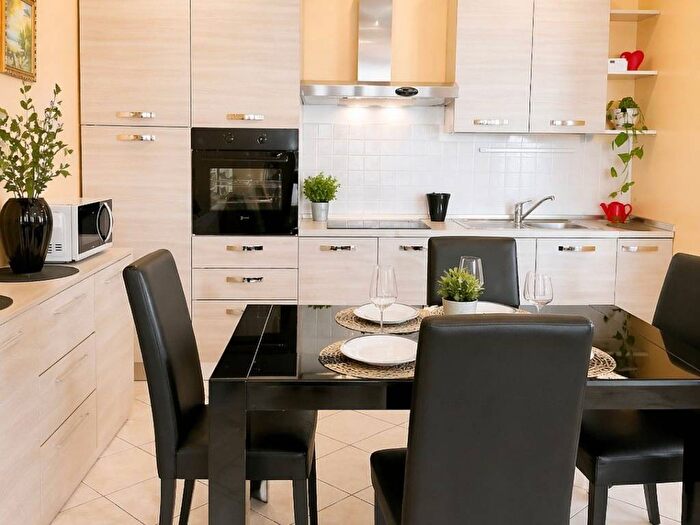 Appartamento bilocale in affitto in Via Carloni, Borghi, Como