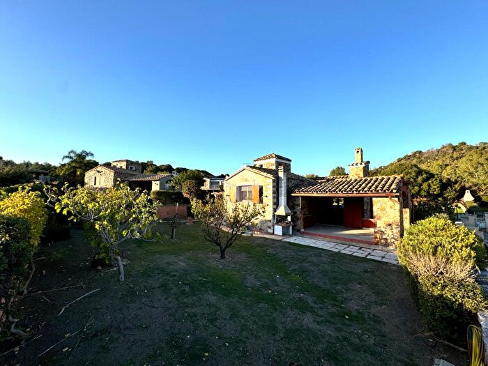 Casa con 6 locali in vendita in Via TancasOllastu, Castiadas