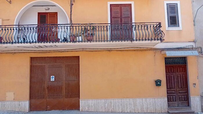 Appartamento con 6 locali in vendita in Campobello Di Licata