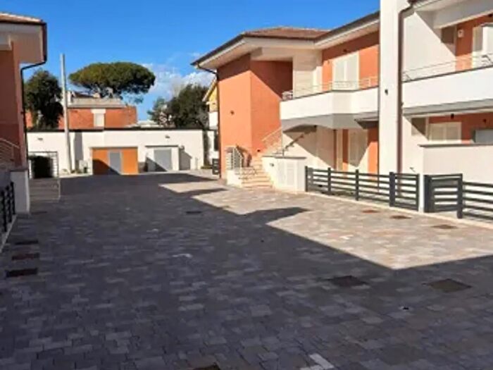 Appartamento quadrilocale in vendita in Viale del Sole, Anzio