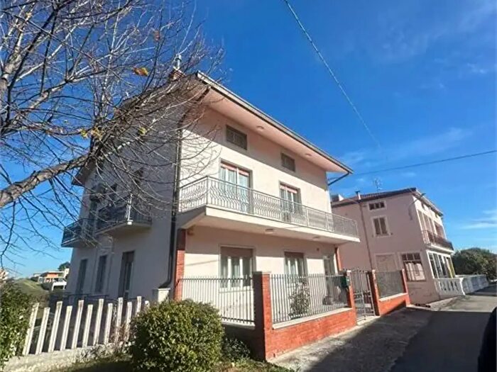 Appartamento con 5 locali in vendita in Via Don Minzoni, Tornareccio