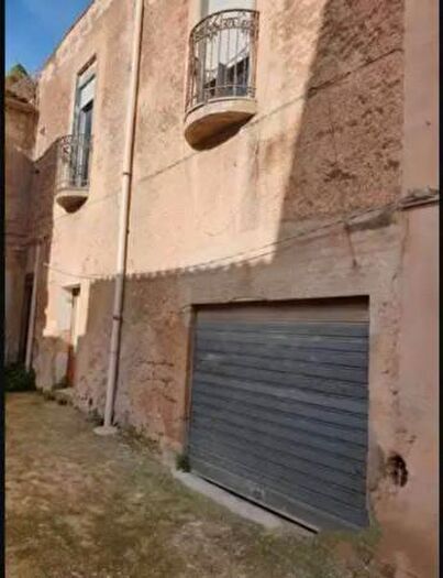 Casa con 6 locali in vendita in Via Maggio, Castelvetrano