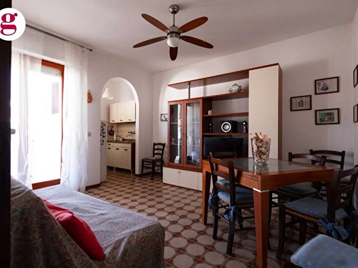 Appartamento trilocale in vendita in Via Grecale, Vasto