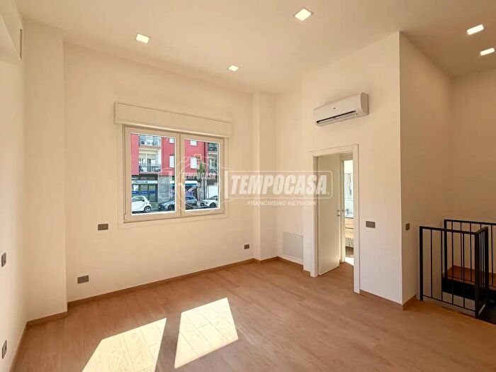 Appartamento trilocale in vendita in Via Crescenzago, Milano