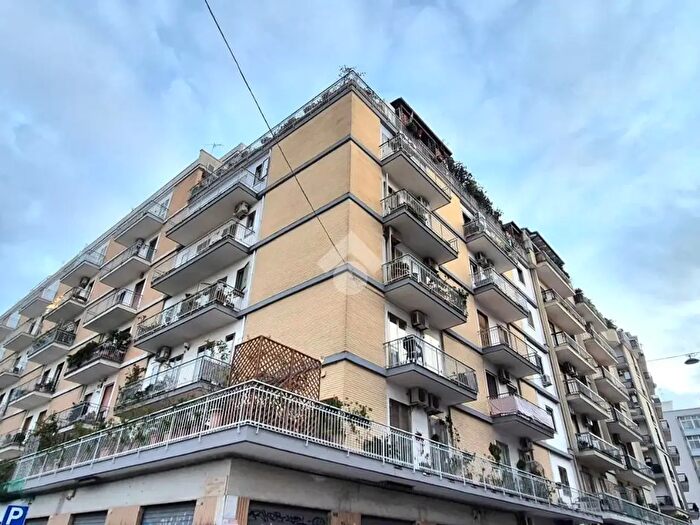 Appartamento quadrilocale in vendita in Via Buccari, Bari