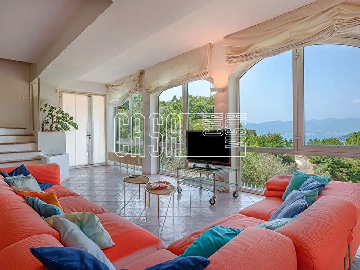 Casa con 10 locali in vendita in Via Carbognano Traversa, Lerici