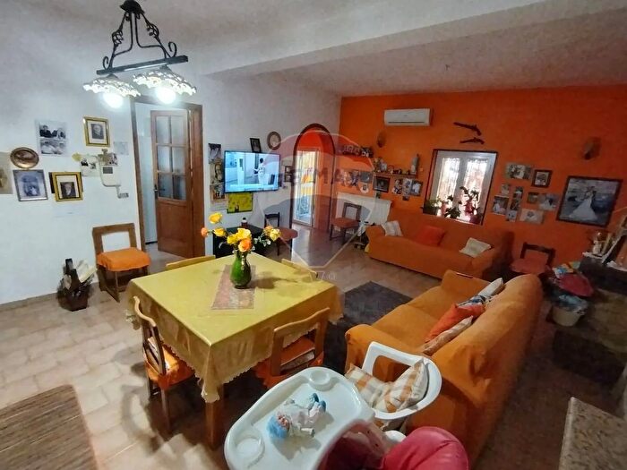 Casa con 15 locali in vendita in Via Gesù E Maria, Carini