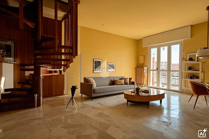 Appartamento con 5 locali in vendita in Via Arò, Asti