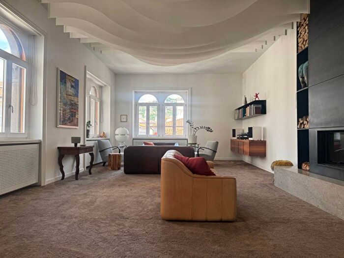 Appartamento con 5 locali in affitto in Via Fabio Filzi, Borgo Teresiano, Trieste