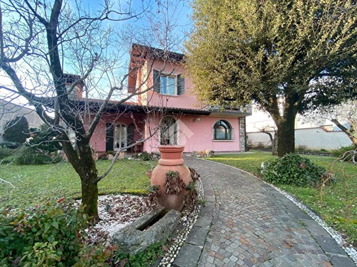 Casa quadrilocale in vendita in Via Massimilian Kolbe, Cazzago San Martino