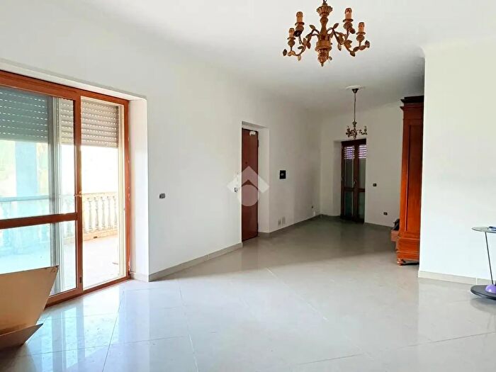 Appartamento quadrilocale in vendita in Via Nazionale, Botricello