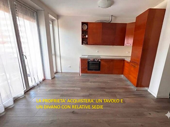 Appartamento bilocale in affitto in Via Zurigo, Inganni, Milano