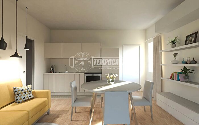 Appartamento trilocale in vendita in Via Roma, Mediglia