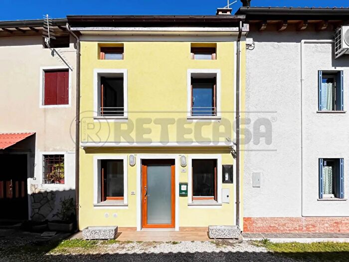 Casa quadrilocale in affitto in Via Castello, Monteviale