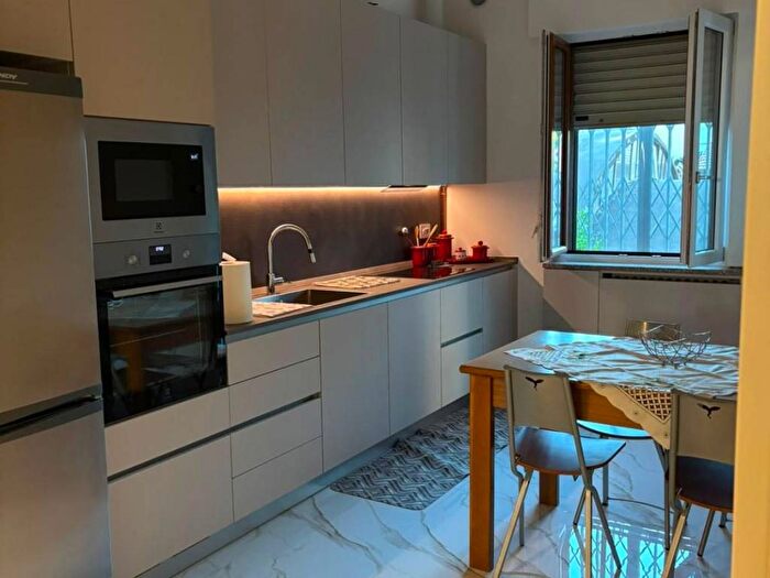 Appartamento trilocale in affitto in Via Montefior, Gorla, Milano