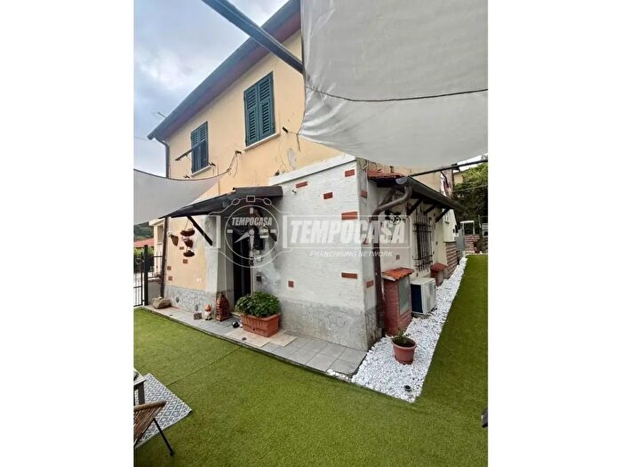 Casa bilocale in vendita in Via Nucleo Mirteto Alto, Massa