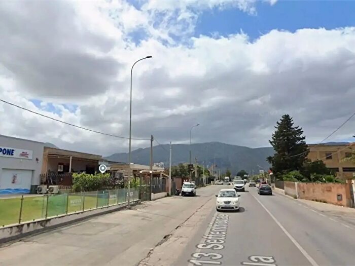 Casa con 6 locali in vendita in Carini