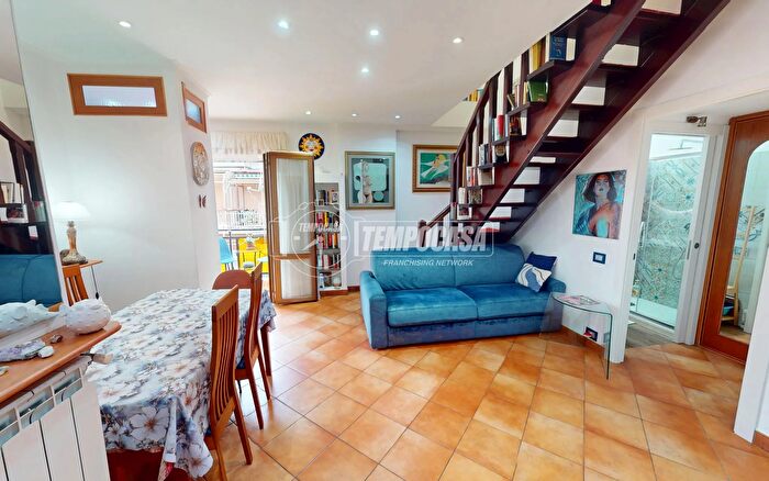 Appartamento trilocale in vendita in Via Roma, Ladispoli