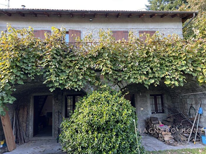 Casa quadrilocale in vendita in Località Pollina, Pontremoli