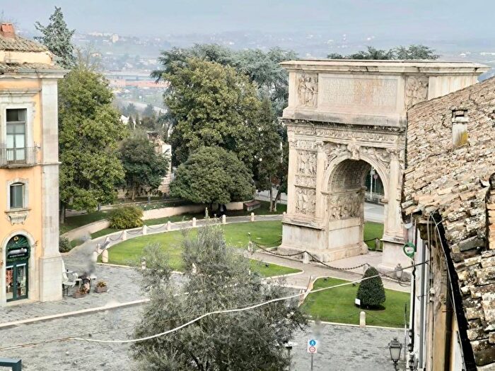 Appartamento trilocale in affitto in Via Giuseppe Manciotti, Centro Storico, Benevento