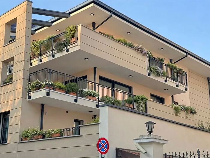 Appartamento quadrilocale in vendita in Cantù, Monza