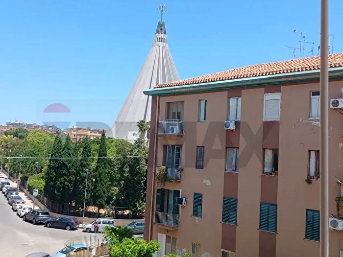 Appartamento trilocale in vendita in Via Francesco Mauceri E, Siracusa