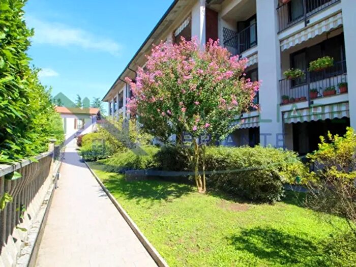 Appartamento quadrilocale in vendita in Via Edmondo De Amicis, Somma Lombardo