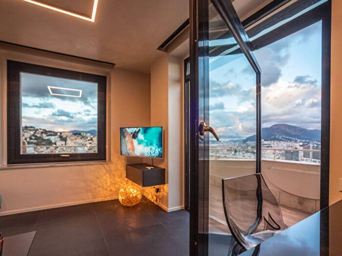 Casa trilocale in affitto in Via Gabriele DAnnunzio, Centro Città, Genova