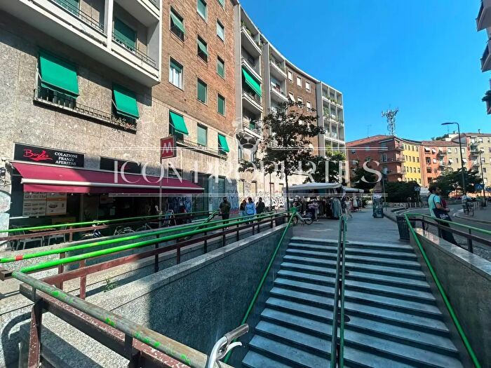 Appartamento trilocale in vendita in Via Francesco d'Ovidio, Milano