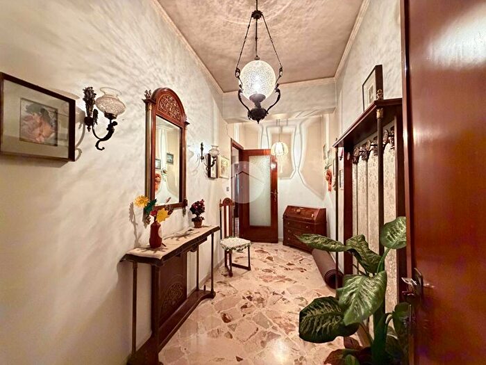 Appartamento quadrilocale in affitto in Via A Giuffredi, Zisa, Palermo