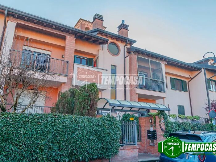 Appartamento trilocale in vendita in Via a Valè, Noviglio