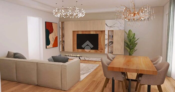 Casa con 7 locali in vendita in Via Tito Speri, Modena