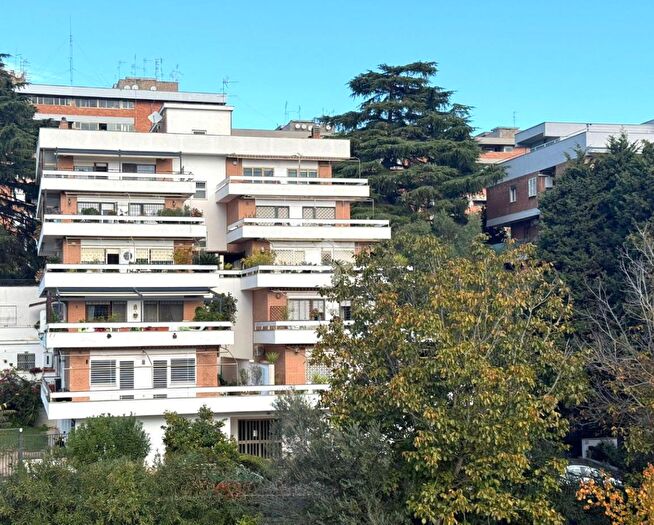 Appartamento quadrilocale in vendita in Via Nicola Stame, Roma