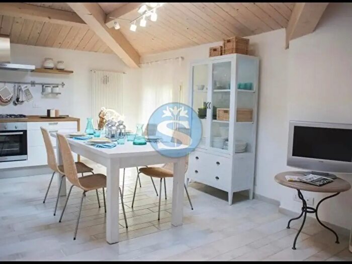 Appartamento con 6 locali in affitto in Pietrasanta