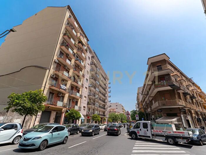 Appartamento quadrilocale in vendita in Corso delle Province, Catania